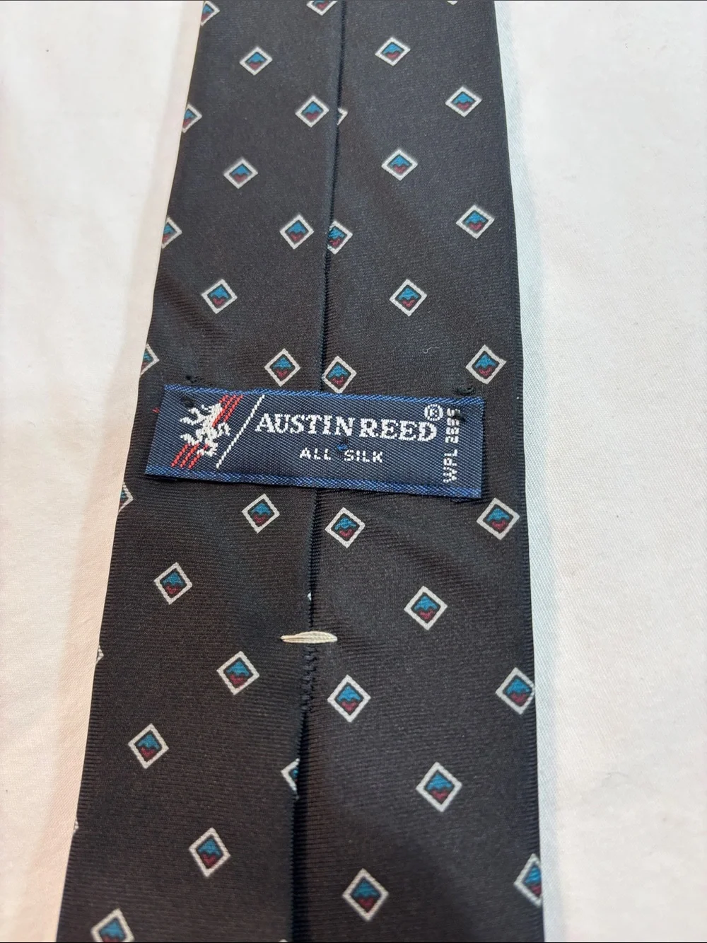 Austin Reed Classic Black Diamond-Pattern Men's Tie -     0265